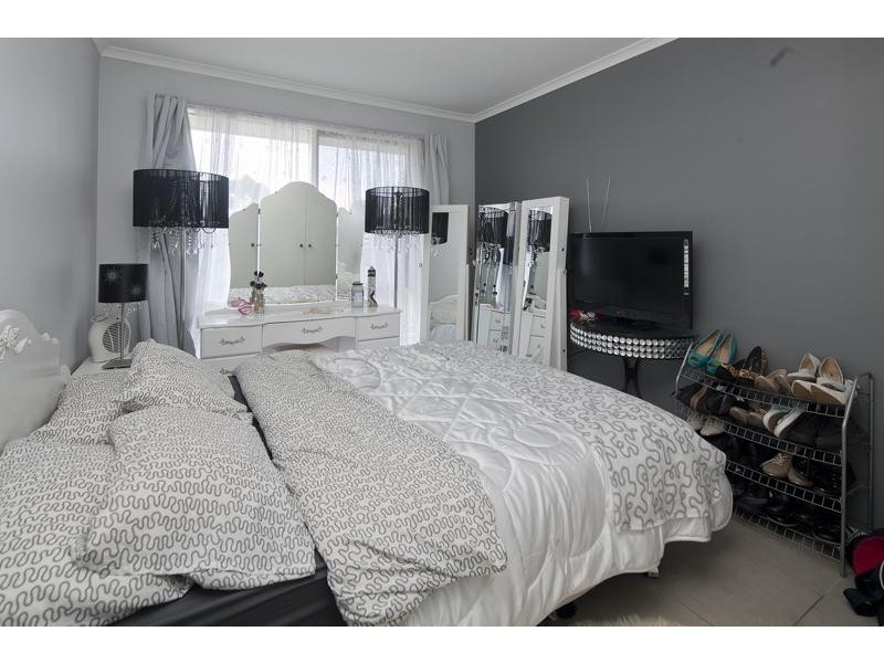 6 Hoop Pine Court, Cranbourne North VIC 3977