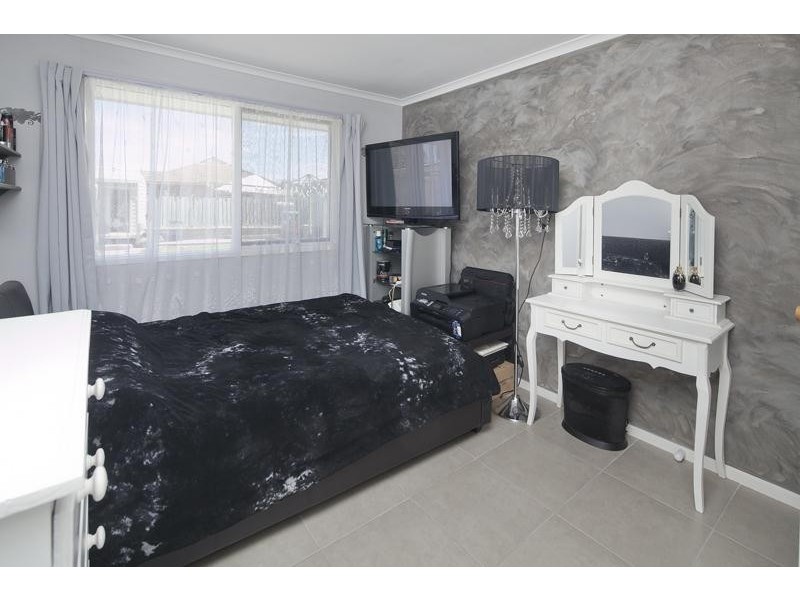 6 Hoop Pine Court, Cranbourne North VIC 3977