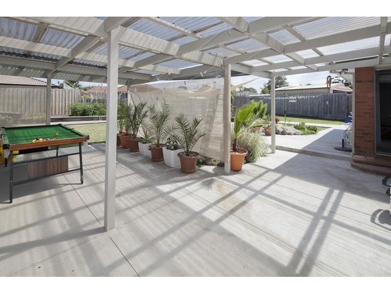 6 Hoop Pine Court, Cranbourne North VIC 3977