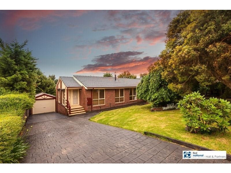 16 Mahon Avenue, Beaconsfield VIC 3807