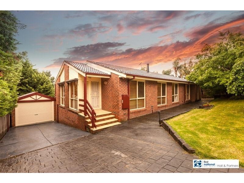 16 Mahon Avenue, Beaconsfield VIC 3807