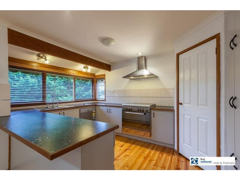 16 Mahon Avenue, Beaconsfield VIC 3807