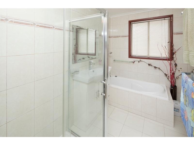 22 Lachlan Drive, Endeavour Hills VIC 3802