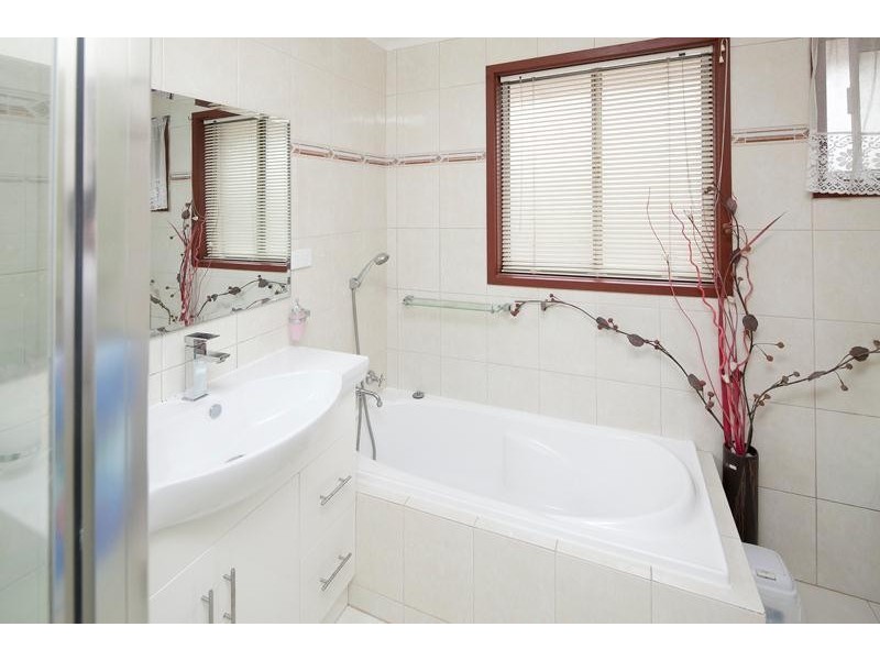 22 Lachlan Drive, Endeavour Hills VIC 3802