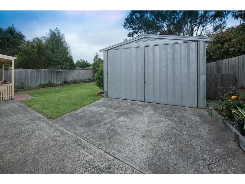 22 Lachlan Drive, Endeavour Hills VIC 3802