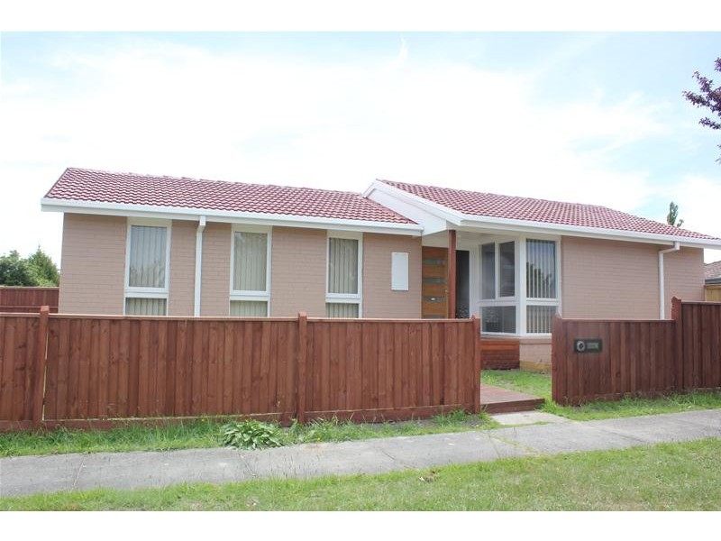 19 Bittern Drive, Endeavour Hills VIC 3802