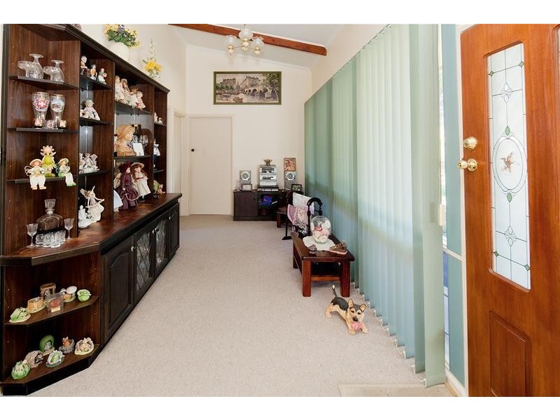 15 Pinewood Avenue, Dandenong North VIC 3175