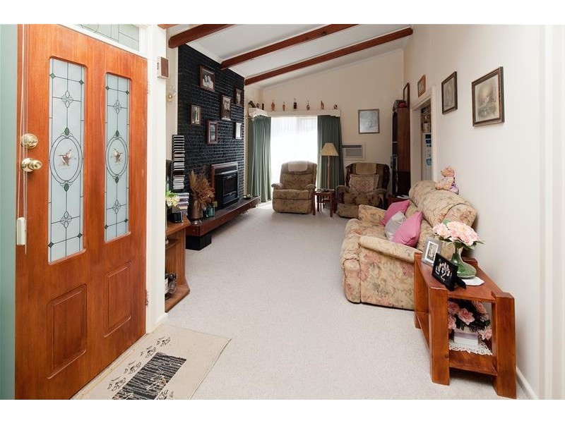 15 Pinewood Avenue, Dandenong North VIC 3175