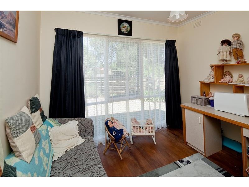 15 Pinewood Avenue, Dandenong North VIC 3175