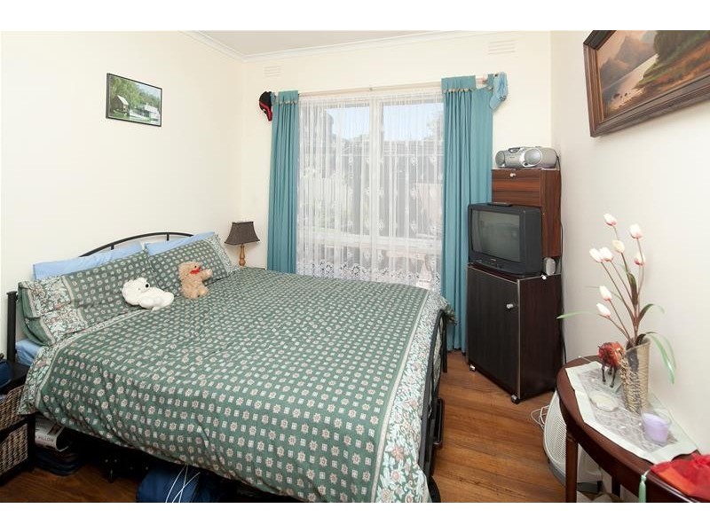 15 Pinewood Avenue, Dandenong North VIC 3175