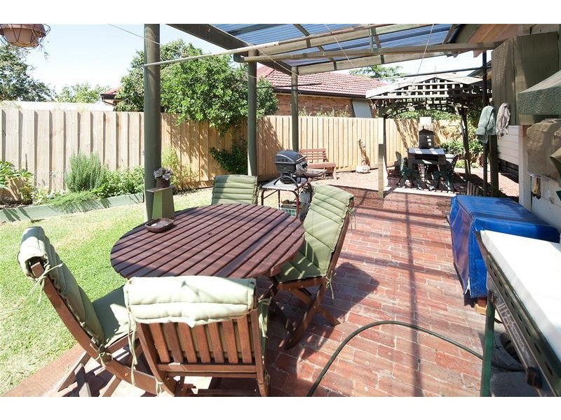 15 Pinewood Avenue, Dandenong North VIC 3175