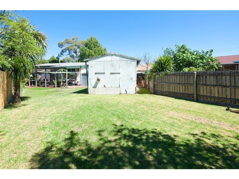 15 Pinewood Avenue, Dandenong North VIC 3175