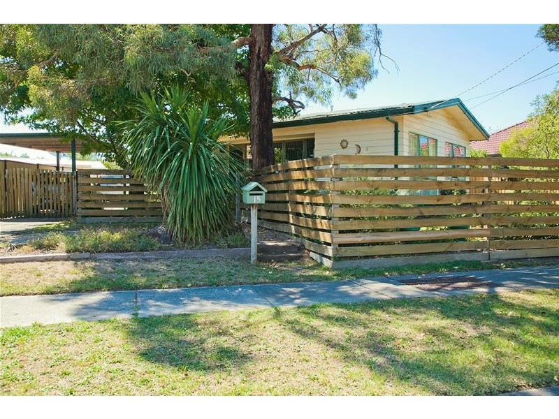 15 Pinewood Avenue, Dandenong North VIC 3175