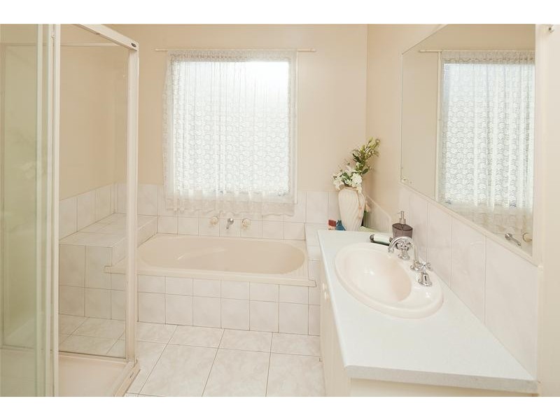 6 Norisha Court, Dandenong North VIC 3175