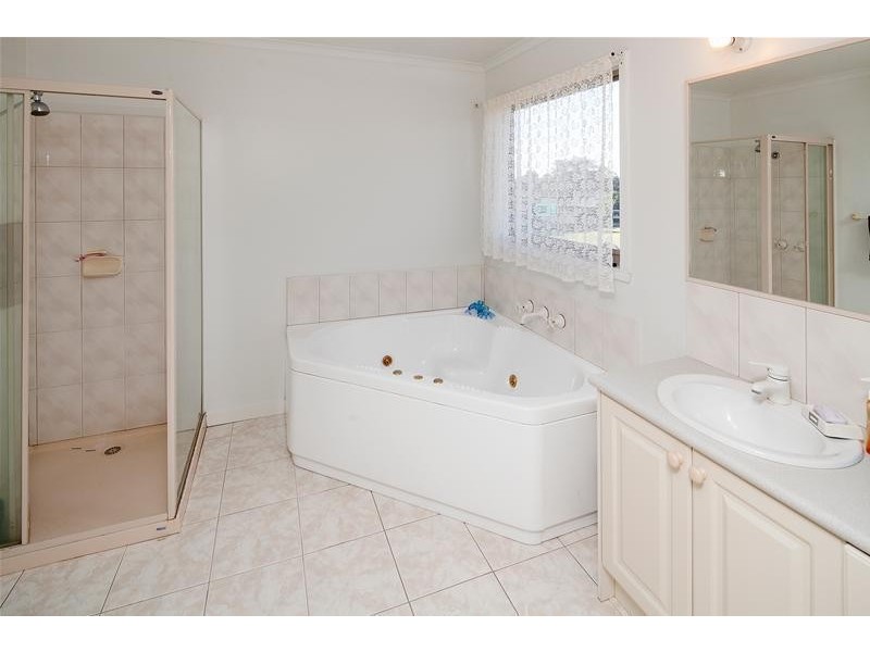 6 Norisha Court, Dandenong North VIC 3175