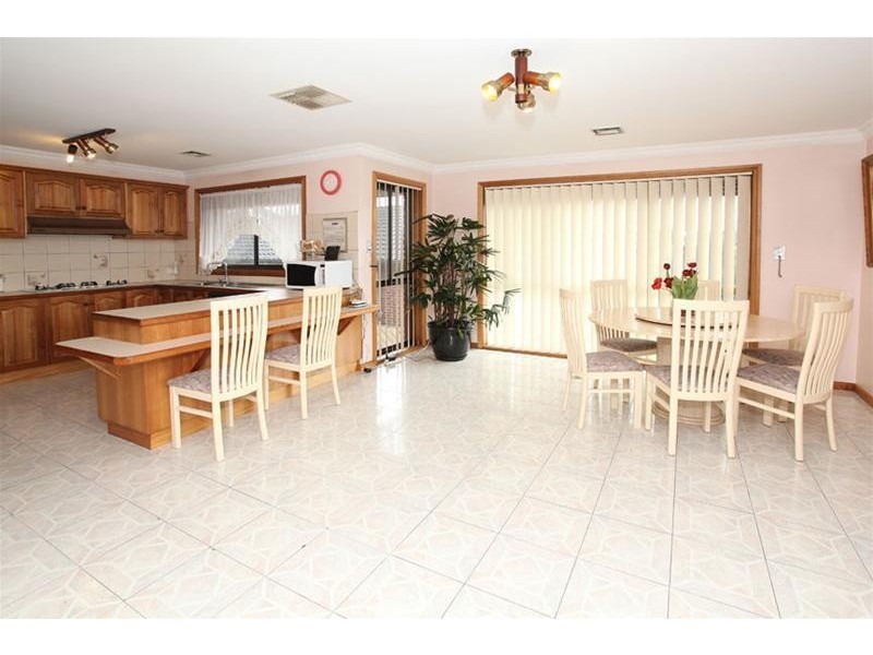 21 Ashby Drive, Dandenong North VIC 3175