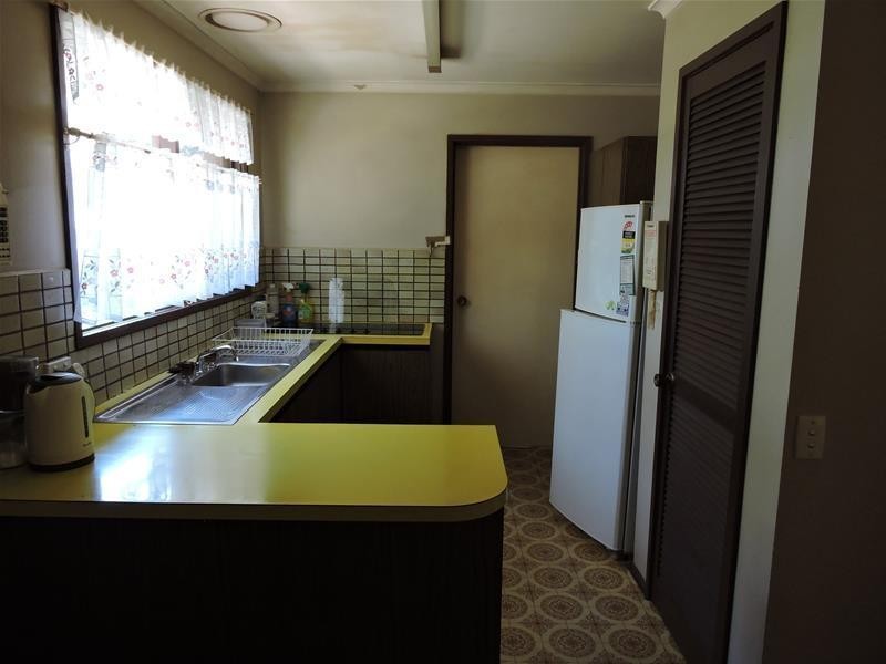 43 Chalcot Drive, Endeavour Hills VIC 3802