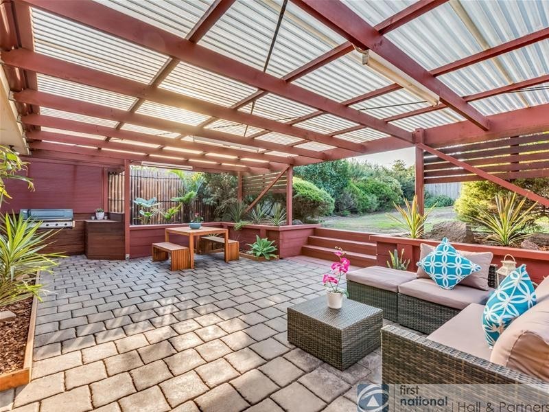 6 Peebles Street, Endeavour Hills VIC 3802