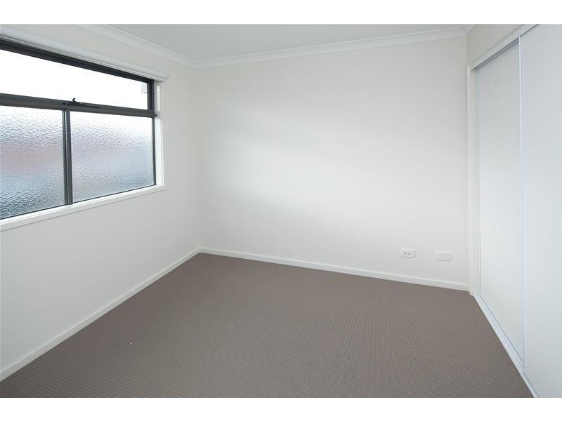 10 Jade Walk, Officer VIC 3809