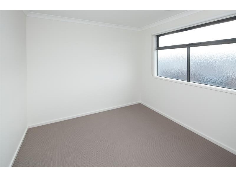 10 Jade Walk, Officer VIC 3809