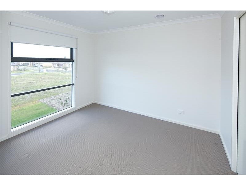 10 Jade Walk, Officer VIC 3809