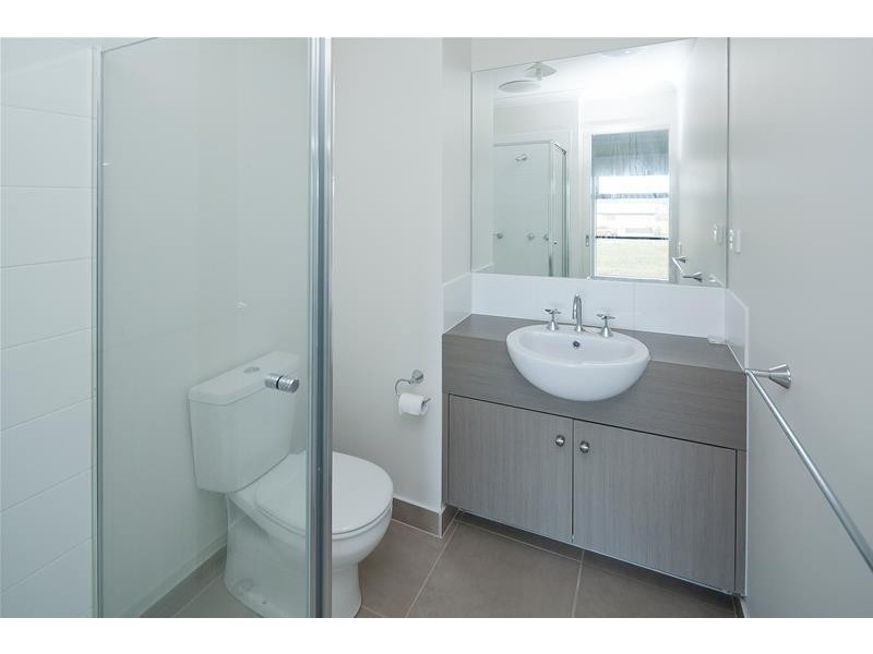 10 Jade Walk, Officer VIC 3809