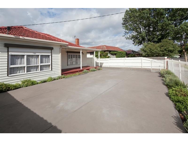 4 Baldwin Avenue, Noble Park VIC 3174