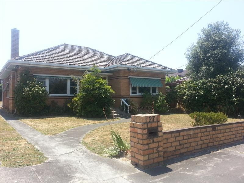 27 Wallace Road, Burwood VIC 3125