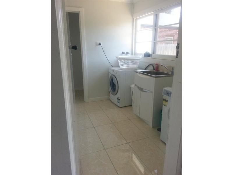 27 Wallace Road, Burwood VIC 3125