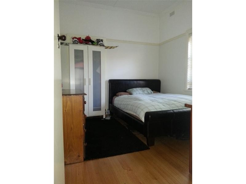 27 Wallace Road, Burwood VIC 3125