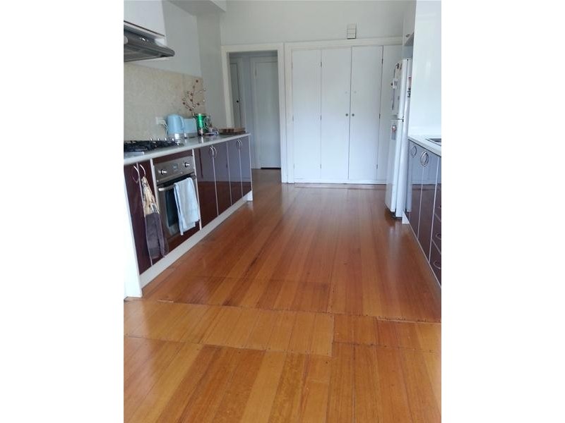 27 Wallace Road, Burwood VIC 3125