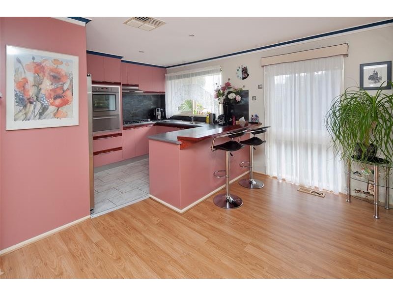 39 Regnans Avenue, Endeavour Hills VIC 3802