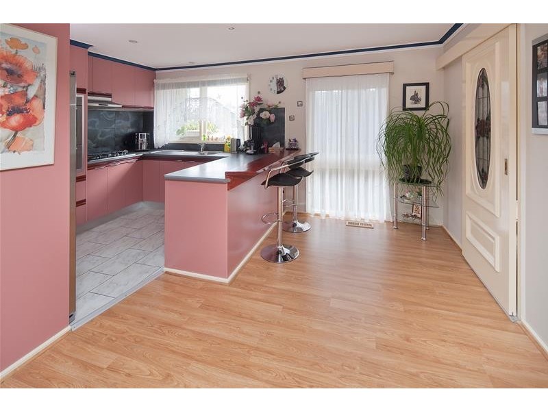 39 Regnans Avenue, Endeavour Hills VIC 3802