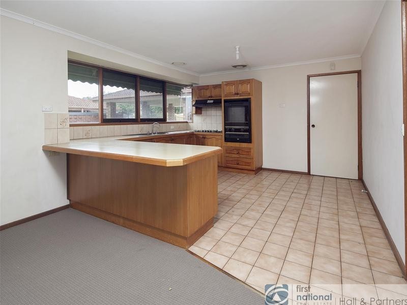 322 James Cook Drive, Endeavour Hills VIC 3802