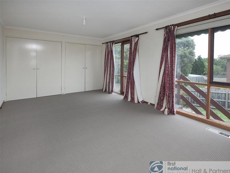 322 James Cook Drive, Endeavour Hills VIC 3802