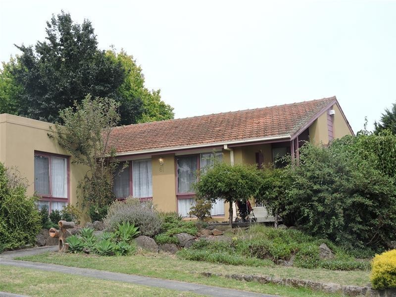 61 Essex Park Drive, Endeavour Hills VIC 3802