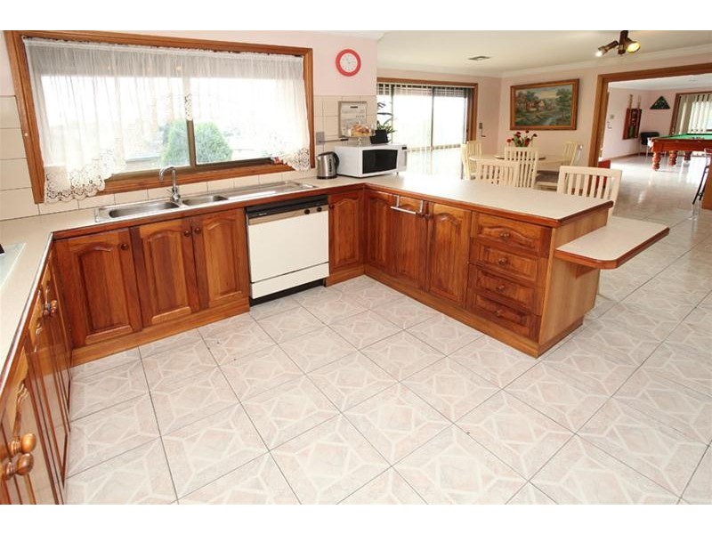 21 Ashby Drive, Dandenong North VIC 3175