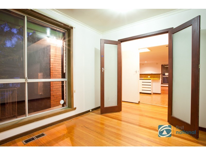 13 Rupert Drive, Mulgrave VIC 3170