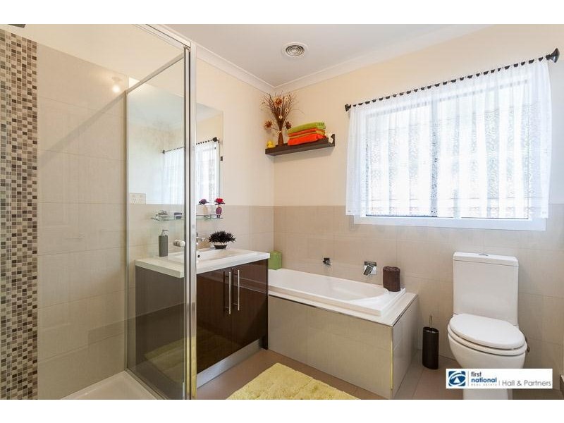 2/1 Hillside Avenue, Dandenong North VIC 3175