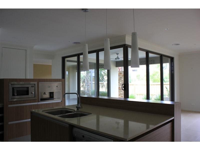 6 Sunline Way, Lyndhurst VIC 3975