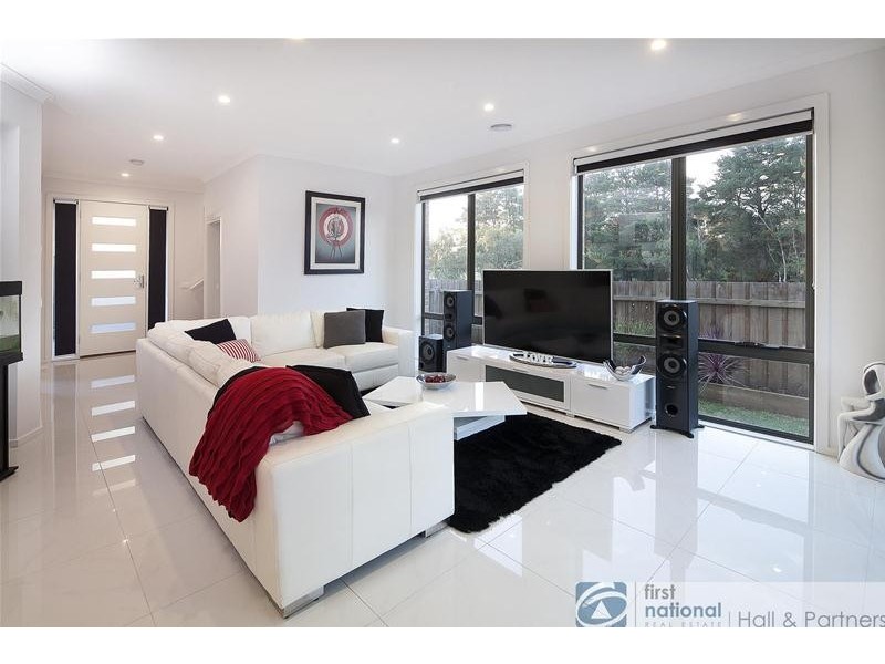 9/134-136 Kennington Park Drive, Endeavour Hills VIC 3802