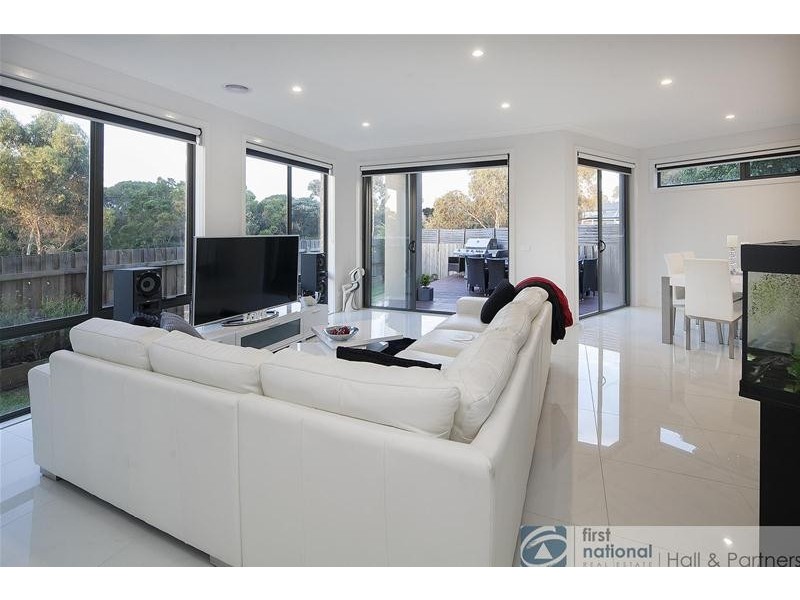 9/134-136 Kennington Park Drive, Endeavour Hills VIC 3802