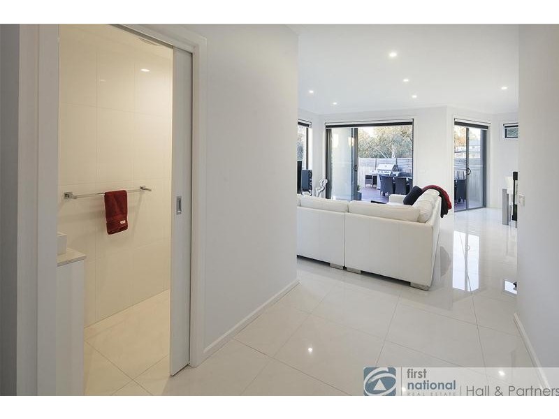 9/134-136 Kennington Park Drive, Endeavour Hills VIC 3802