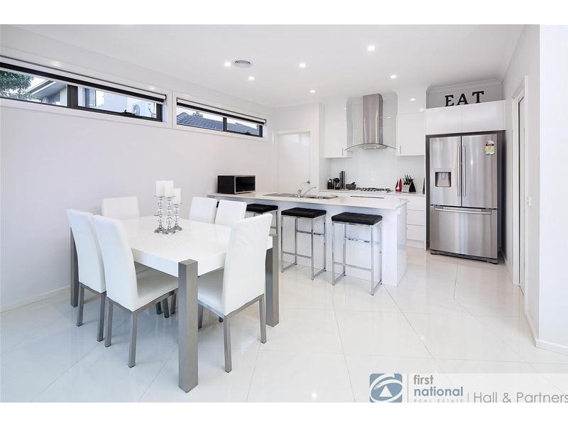 9/134-136 Kennington Park Drive, Endeavour Hills VIC 3802