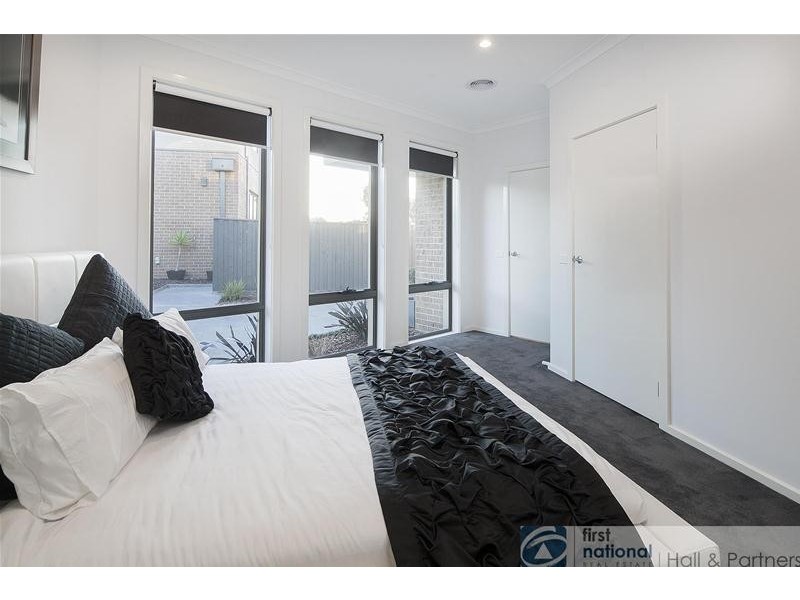 9/134-136 Kennington Park Drive, Endeavour Hills VIC 3802