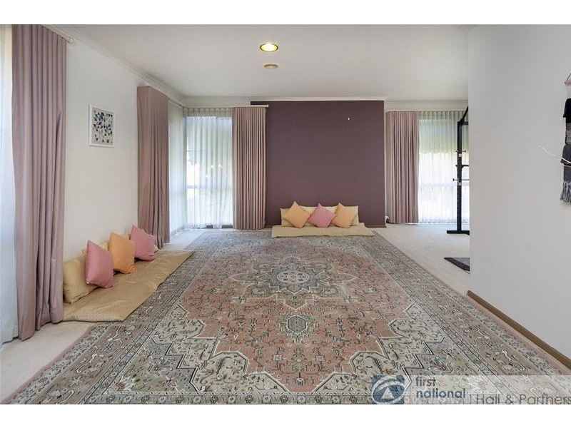 1 The Glade, Dandenong VIC 3175