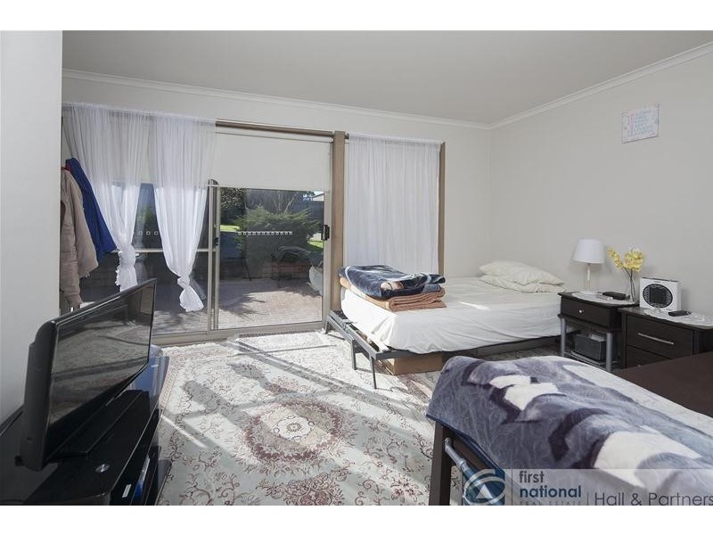 1 The Glade, Dandenong VIC 3175