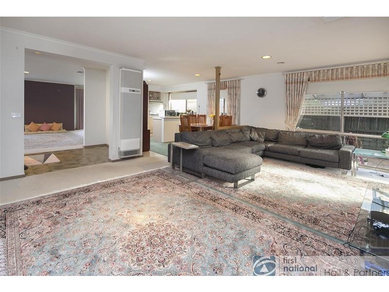 1 The Glade, Dandenong VIC 3175