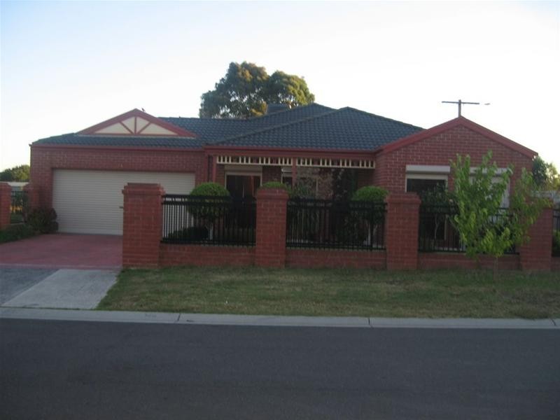 24 Tegans Close, Hallam VIC 3803