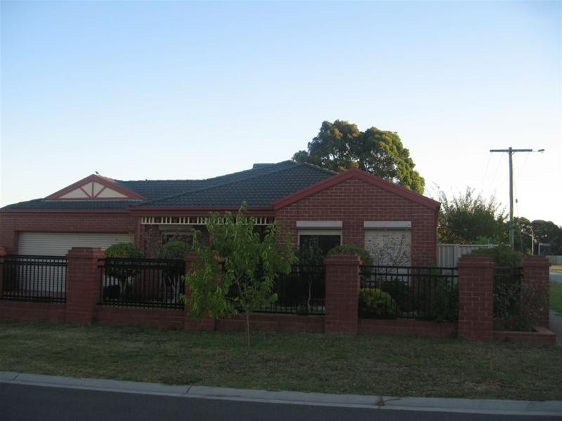 24 Tegans Close, Hallam VIC 3803